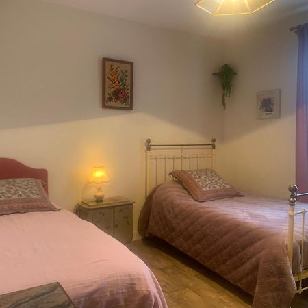 Treignac Tourelles Apartment ภายนอก รูปภาพ