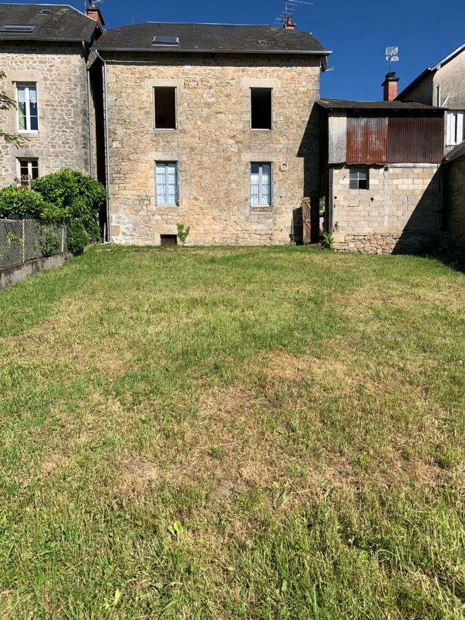 Treignac Tourelles Apartment ภายนอก รูปภาพ